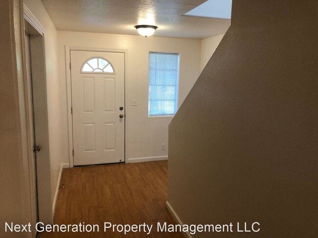 Building Photo - 3 br, 1.5 bath House - 1260 Bramblewood Ln