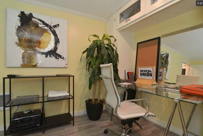 Foto del edificio - 3053 14th Ave W