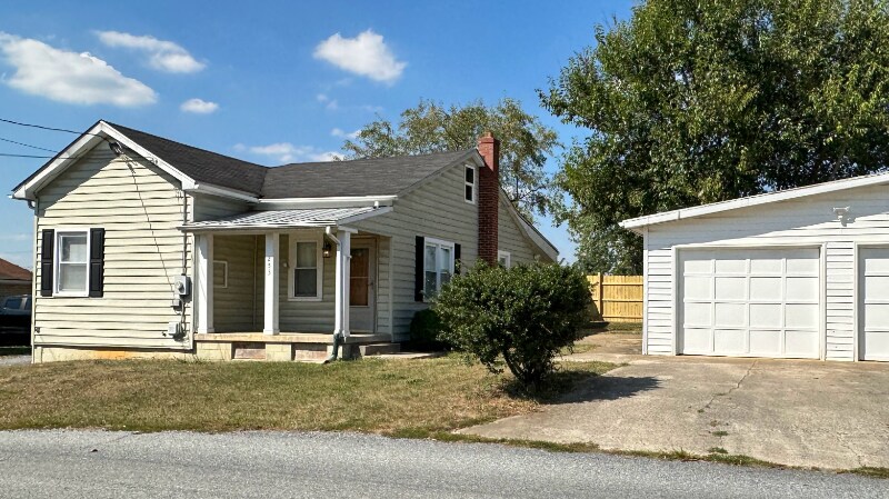 Primary Photo - 253 Potomac Ave
