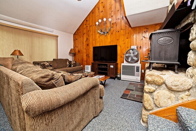 Building Photo - 43 Snowood Dr