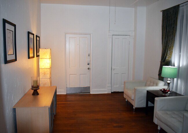 Living Room - 62 Lincoln St