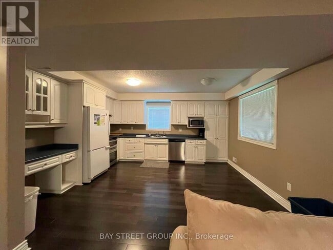 Building Photo - 578 Springwater Dr