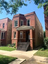 Building Photo - 3224 N Lawndale Ave