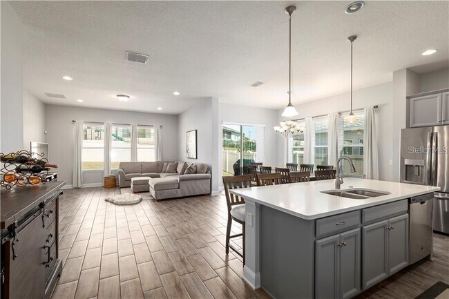 Foto del edificio - 17004 Gathering Pl Cir