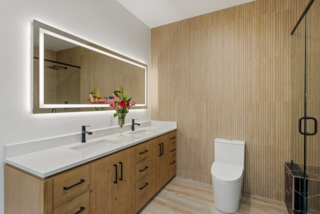 Foto del edificio - JUST BUILT in Mission Hills – 3BR/3BA w/ Massive Private Yard + 4+ Car Driveway (Pet Friendly!) |...