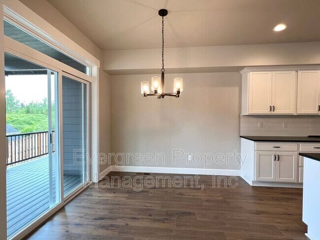 Foto del edificio - 1207 NE Henderson Dr