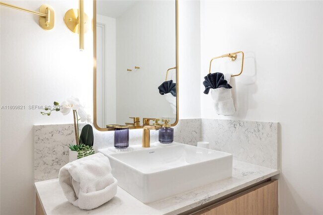 Foto del edificio - 159 NE 6th St