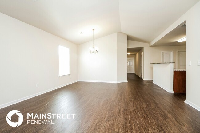 Building Photo - 2524 Queen Bee Dr