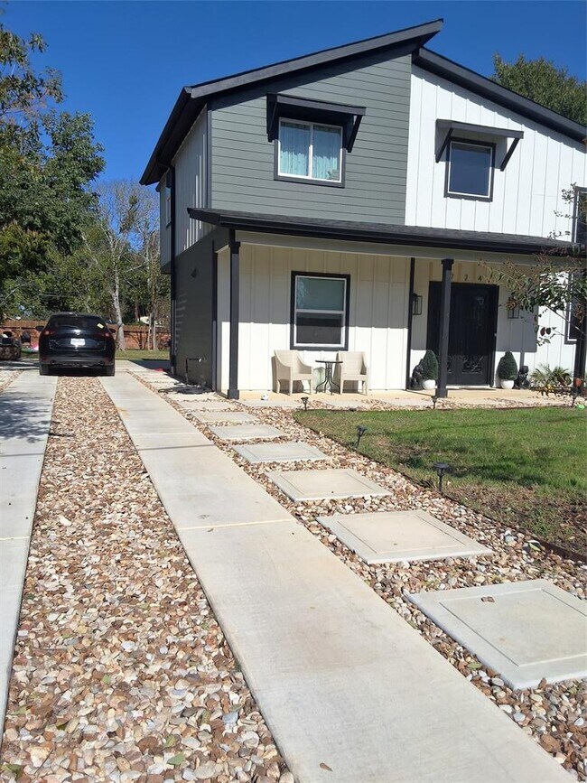 Foto del edificio - 724 Ramsey Ave