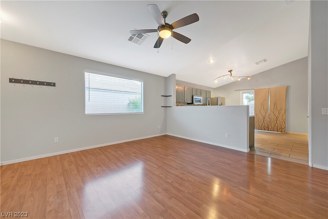 Primary Photo - 3273 Fossil Springs St