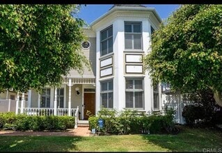 Building Photo - 820 Diamond St