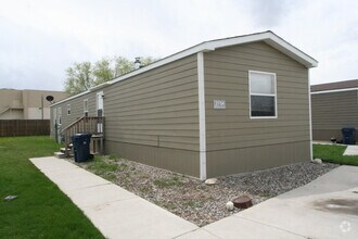 Building Photo - 2754 Donna Ave