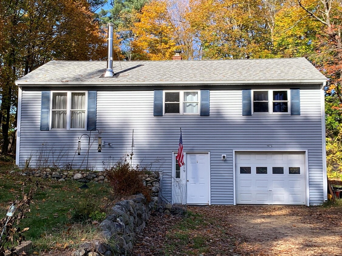 Primary Photo - 319 S Rd