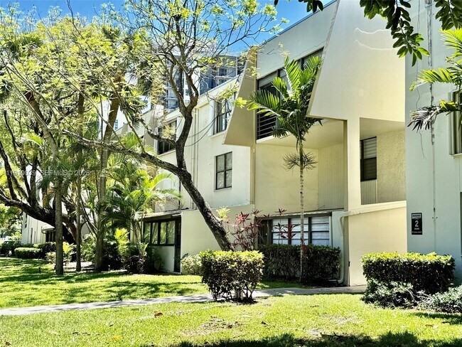 Foto del edificio - 20200 W Country Club Dr