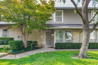 Building Photo - 7608 Woodthrush Dr
