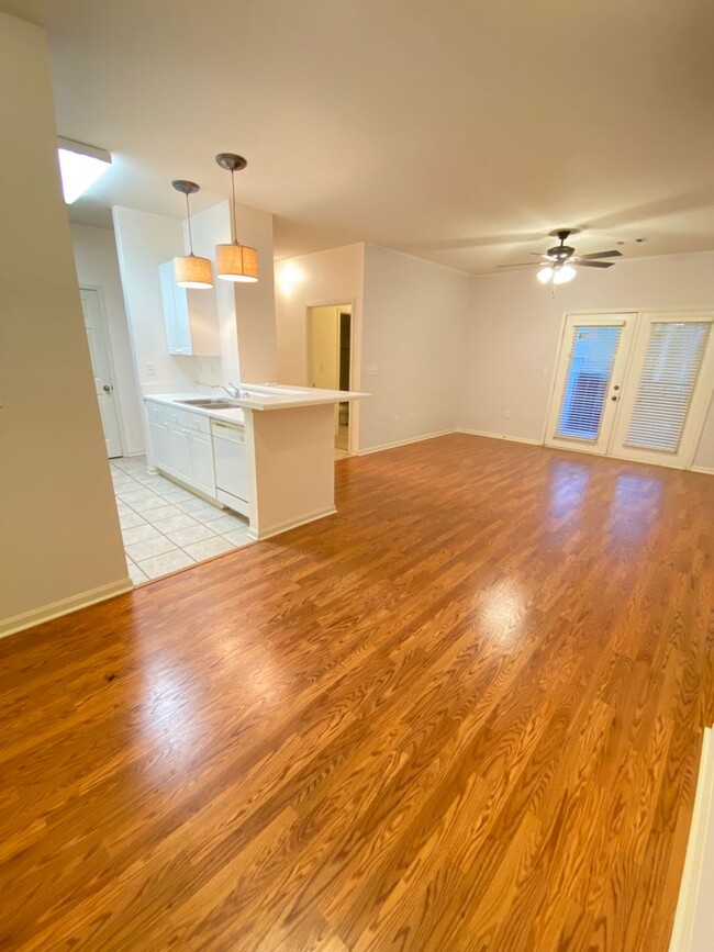 Foto del edificio - Mill Creek Condo Available Now!