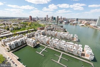 Building Photo - 621 Ponte Villas N