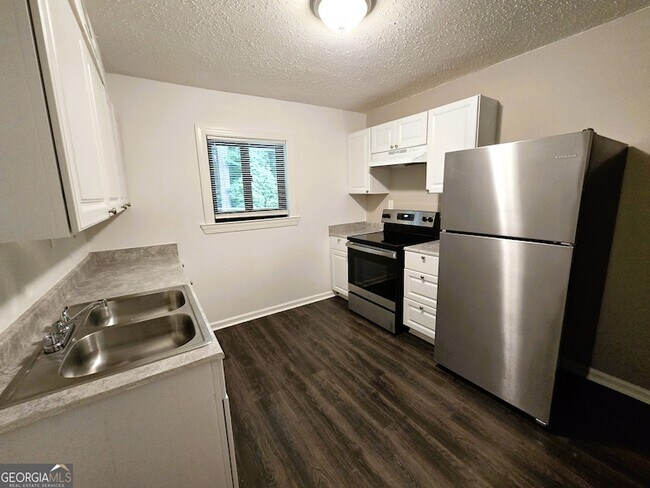 Foto del edificio - 3627 Forrest Park Rd SE