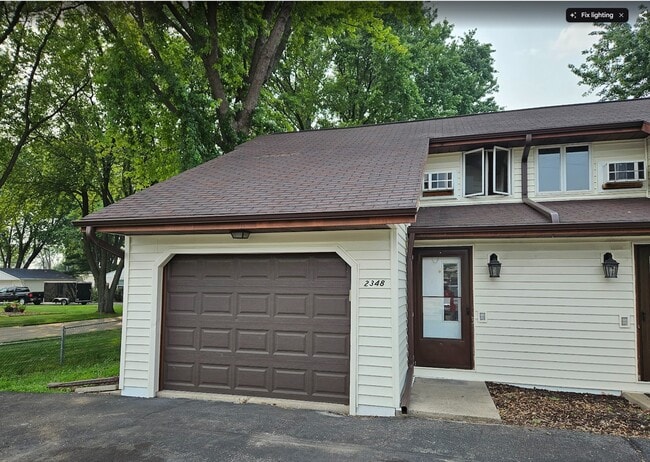Building Photo - 2348 S Ridge Rd