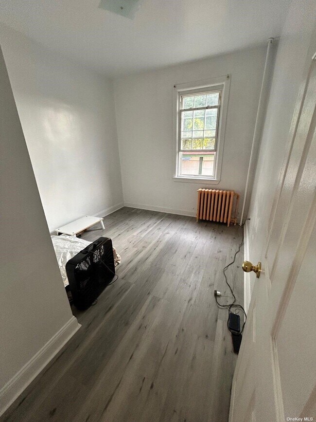 Foto del edificio - 23-56-56 125th St