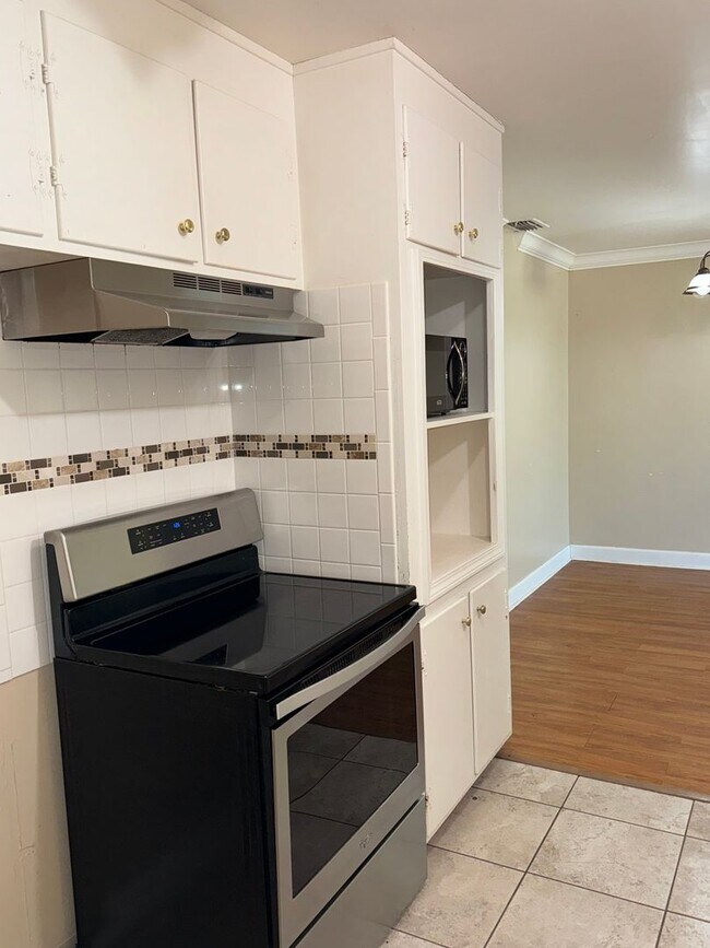 Building Photo - Ready to Move? Pet Friendly