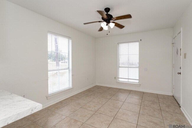 Building Photo - 3431 Brightside Dr
