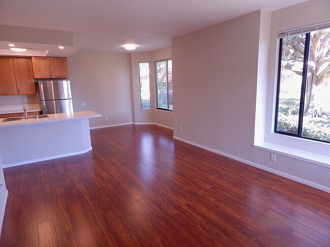 Foto del edificio - 4049 Carmel View Rd