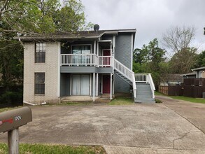 Building Photo - 632 B Normal Park Dr