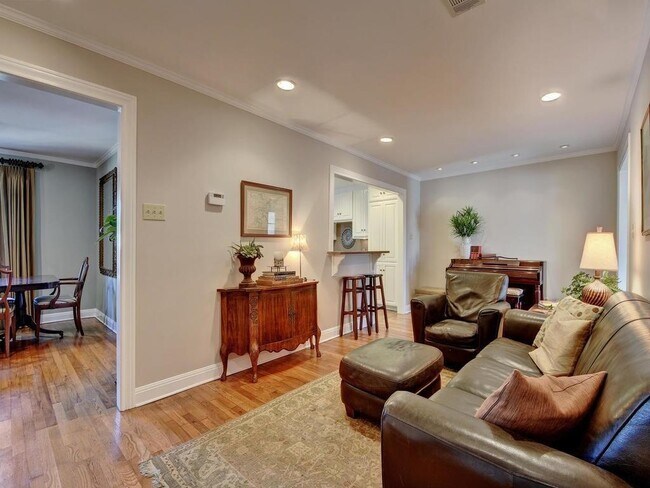 Foto del edificio - 2203 Sunny Slope Dr