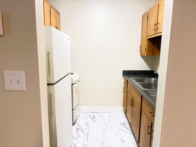 Estudio - 1741 W Onondaga St