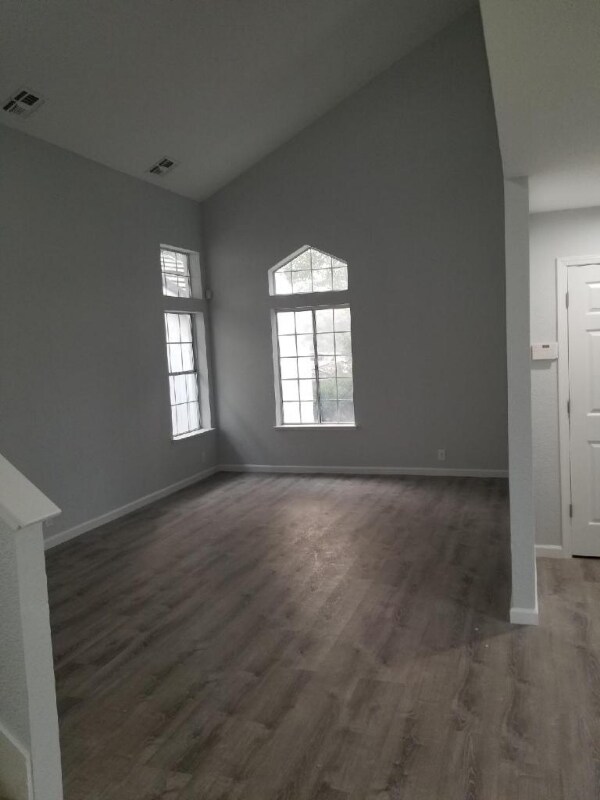 Building Photo - 4 Bogle Ct