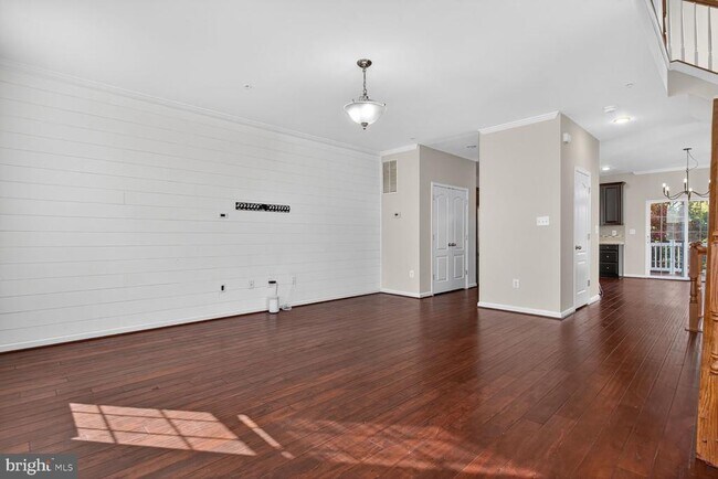 Foto del edificio - 7714 sentry Terrace