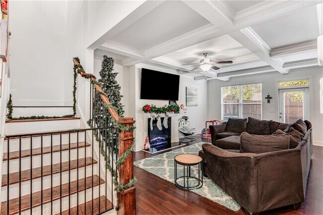 Foto del edificio - 5311 Radford Loop