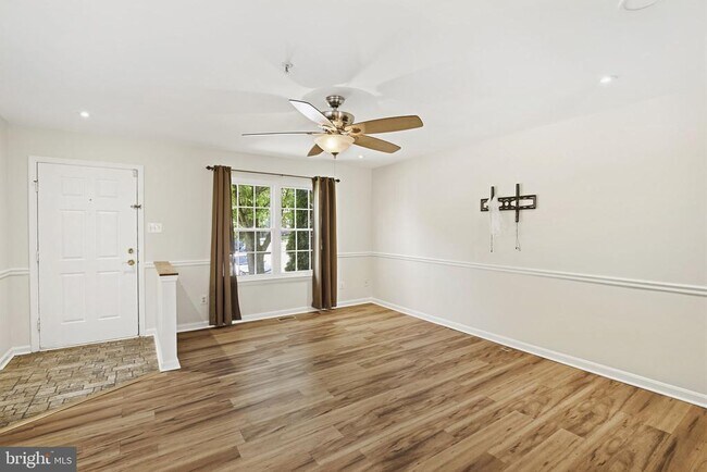 Building Photo - 3052 Benefit Ct