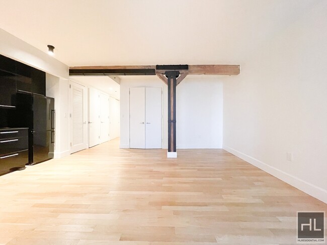Building Photo - NO FEE Dream Williamsburg Studio