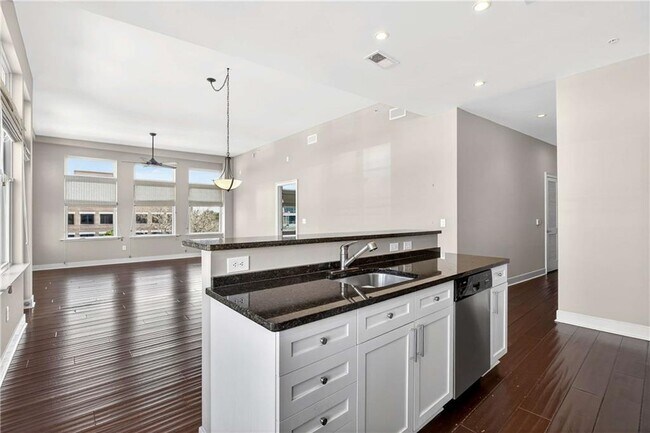 Building Photo - 201 W Ponce de Leon Ave