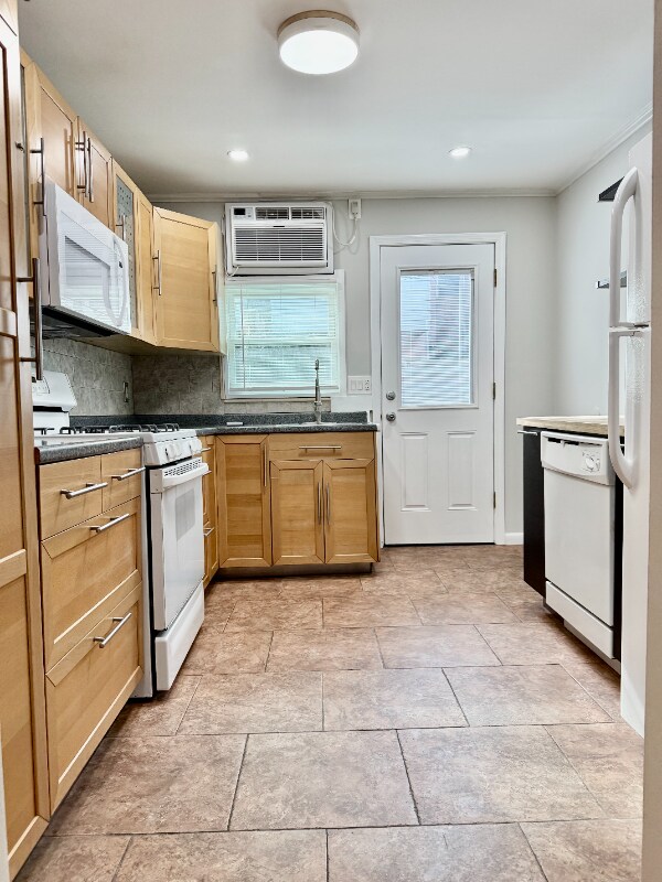 Foto del edificio - 2322 S Hutchinson St