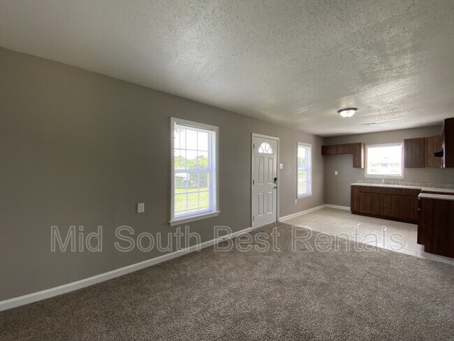 Building Photo - 2539 Frisco Ave
