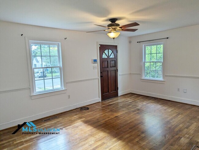 Building Photo - 2406 Farthing St