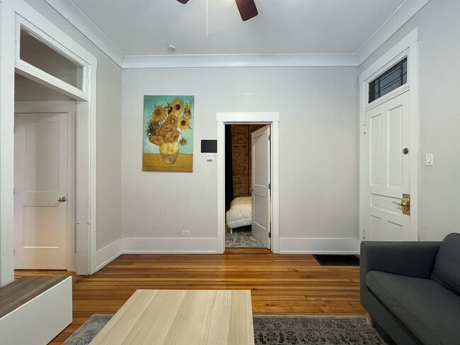 Foto del edificio - 3765 N Kenmore Ave