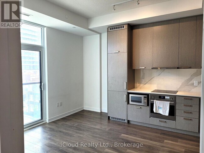 Photo du bâtiment - 10 Honeycrisp Cres