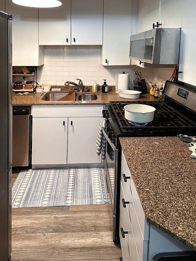 Building Photo - 4335 W Irving Park Rd