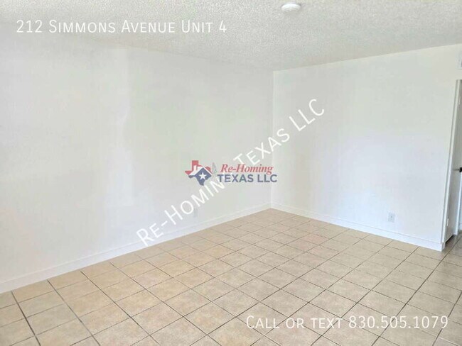 Building Photo - 212 Simmons Ave