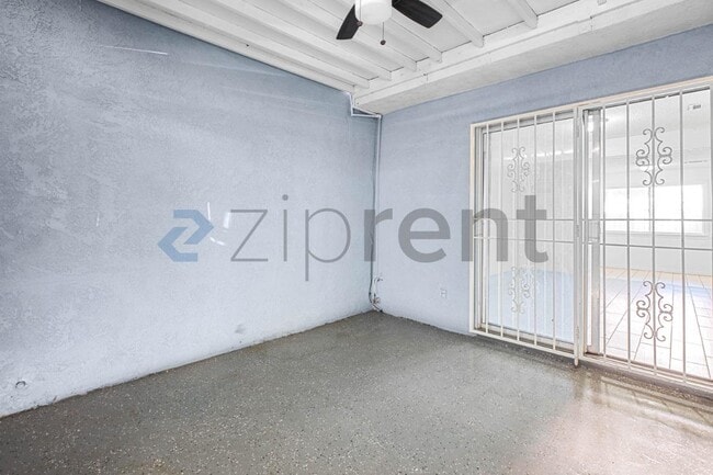 Building Photo - Unit 33