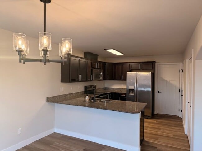 Building Photo - All Utilities Included in this 3 Bedroom South Anchorage Townhouse!