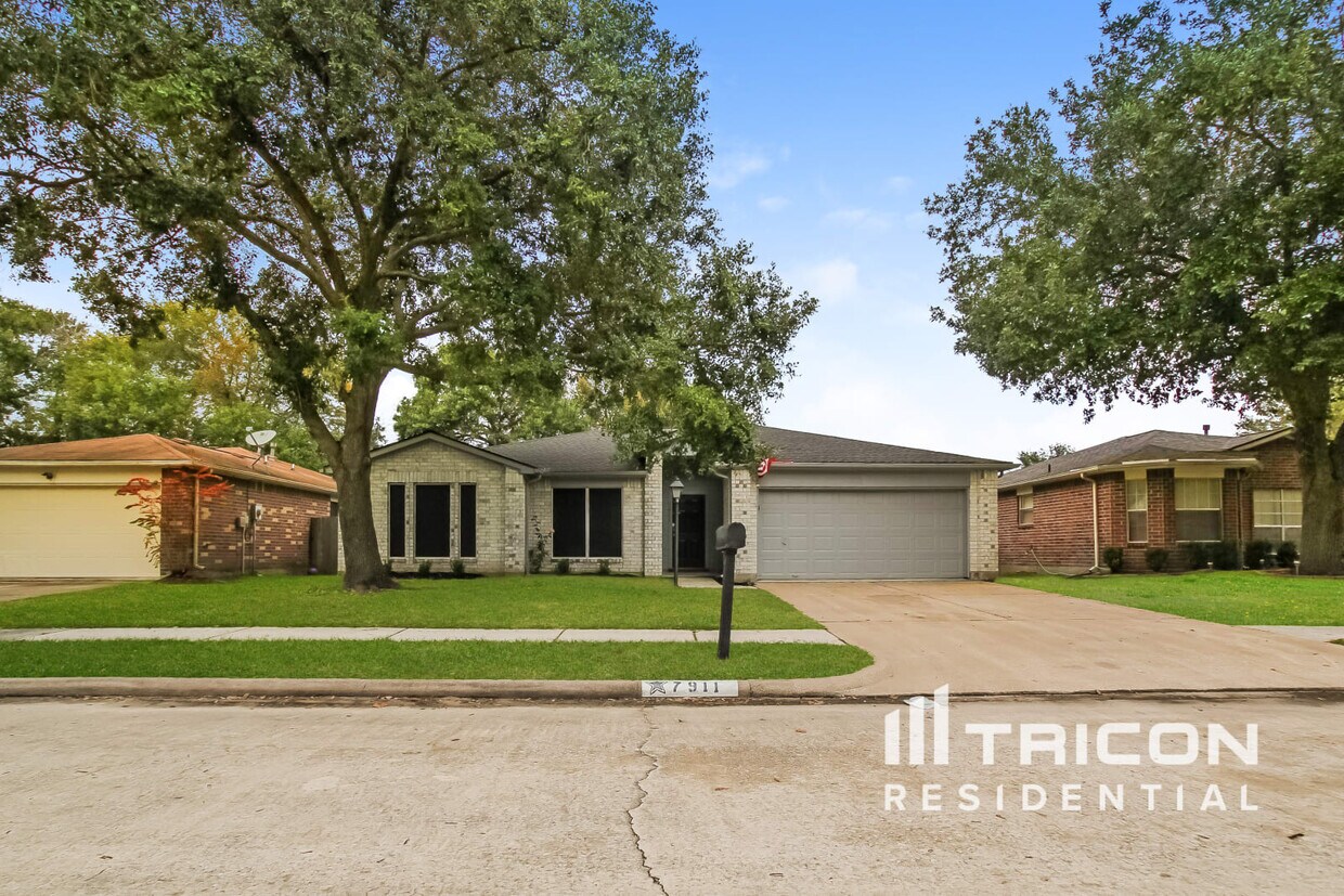 Primary Photo - 7911 Bluff Trail Dr