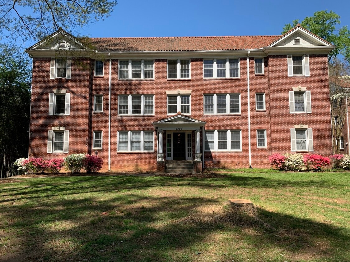 1300 Briarcliff Road - 1300 - 1312 Briarcliff Road