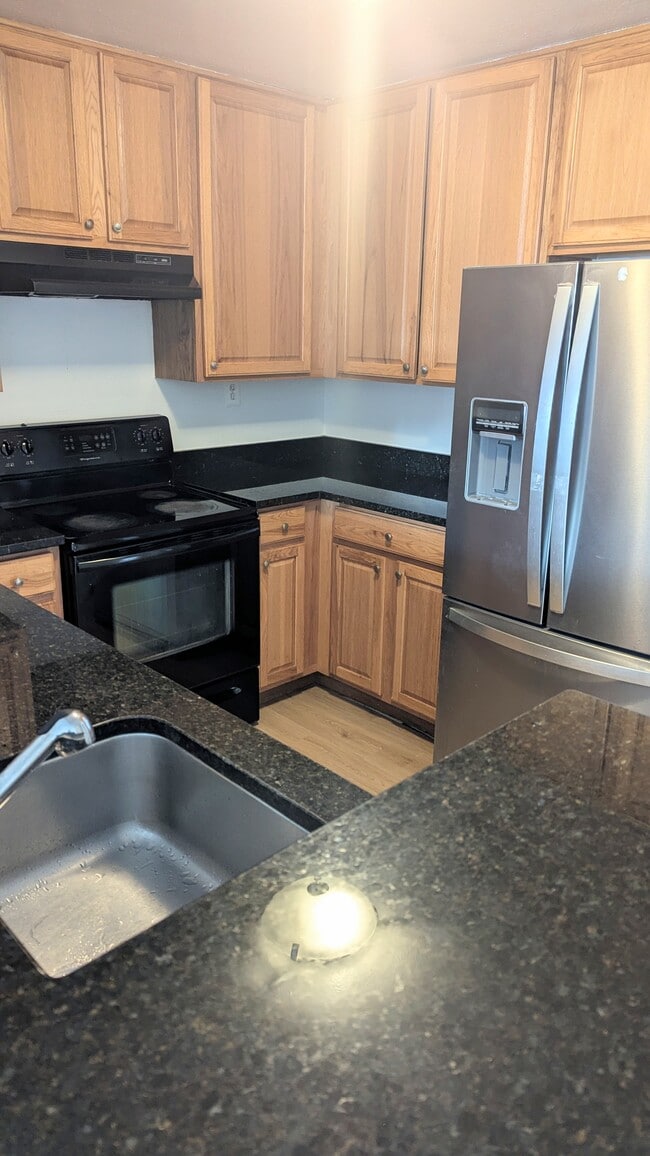Kitchen with Lots of Cabinets - 9901 Boysenberry Way