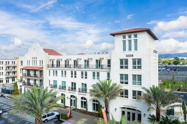 Building Photo - Village at Montclair