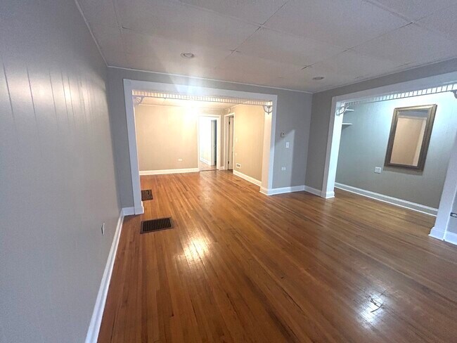 Foto del edificio - 1403 N Maplewood Ave